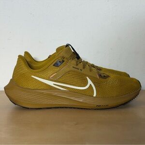 Nike Air Zoom Pegasus 40 Bronzine Sneakers DV3853-700 Men's Size 8 Running Shoes